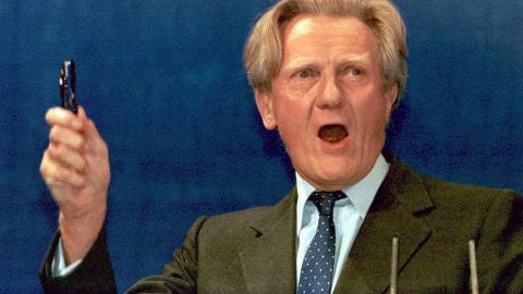 VILLE REDDE LIVERPOOL: Etter oppt�yene lagde den konservative politikeren Michael Heseltine et regjeringsnotat, �It Took a Riot�, som argumenterte med at man burde redde Liverpool ved � investere 100 millioner pund �rlig. I de nylige frigjorte dokuementene kommer det fram at dette ble avvist av regjeringen. I stedet fikk han tilbud om smuler, 15 millioner pund.  Foto: REUTERS/SCANPIX