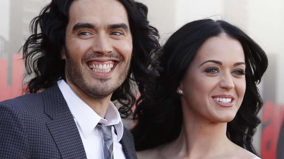 LYKKEN BRAST: Katy Perry og Russell Brand g�r hver til sitt, og bekrefter skilsmisse. Foto: Joel Ryan / AP Photo / Scanpix