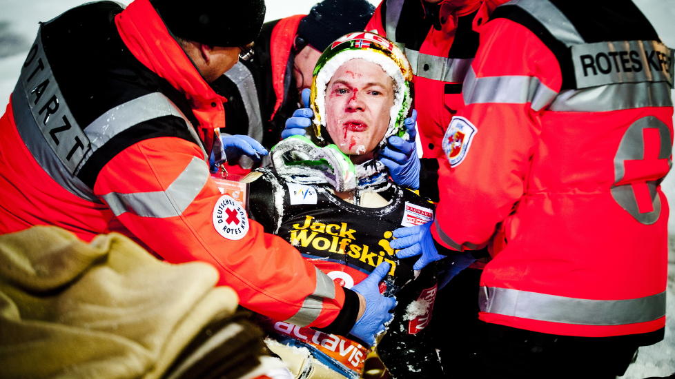 FALT STYGT: Tom Hilde var uheldig, og gikk i bakken under g�rsdagens hopprenn i Tyskland. Foto: Thomas Rasmus SKaug / Dagbladet