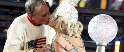 Lady Gaga kysset borgermesteren foran flere hundre tusen tilskuere
