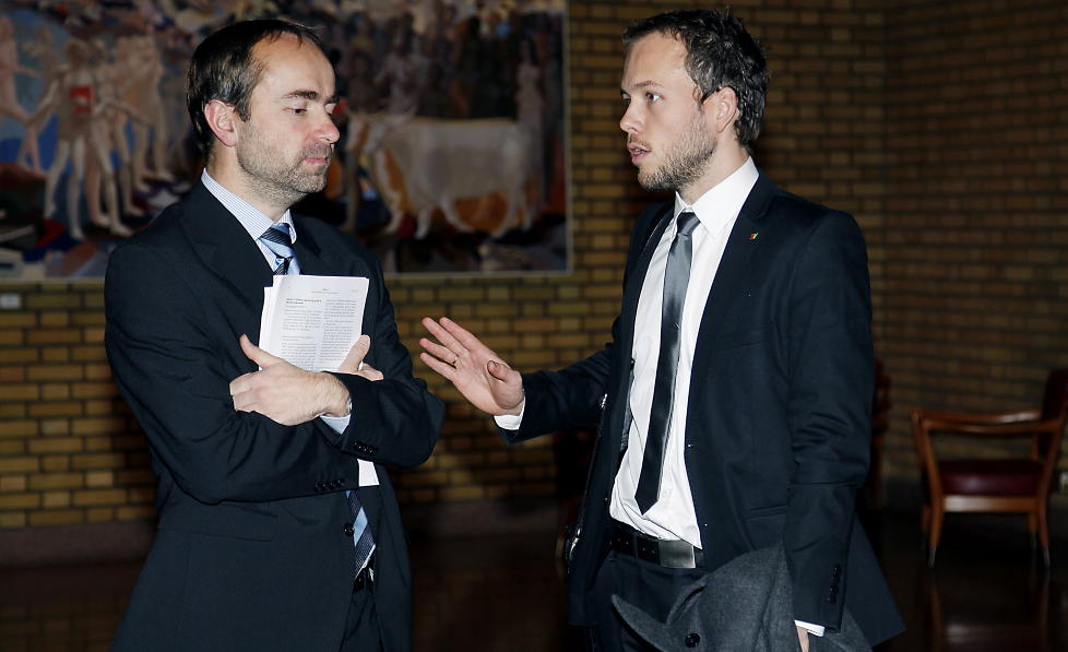 KRITISK: Stortingsrepresentant i Kristelig Folkeparti, �yvind H�brekke (t.v), er lei av det han mener er detaljstyring av sm�barnsforeldres dagligliv fra statsr�d Audun Lysbakken og den r�dgr�nne regjeringen. Foto:Jacques Hvistendahl/Dagbladet