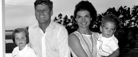 John F. Kennedy jr. ba Madonna posere som moren