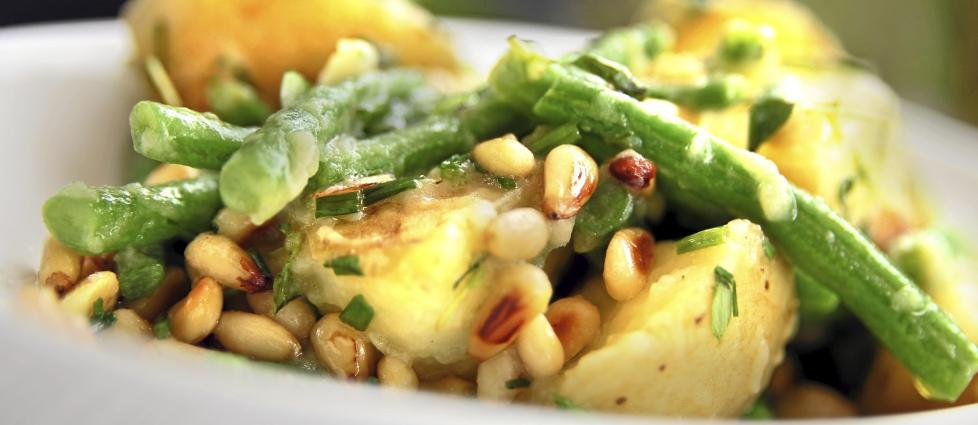 LUR POTETSALAT: Her kommer det en oppskrift p� potetsalat det ikke er s�rlig lurt � ikke pr�ve.  FOTO: Erik Hannemann