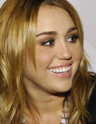Se Miley Cyrus lure Khloe Kardashian med frekk penisspøk