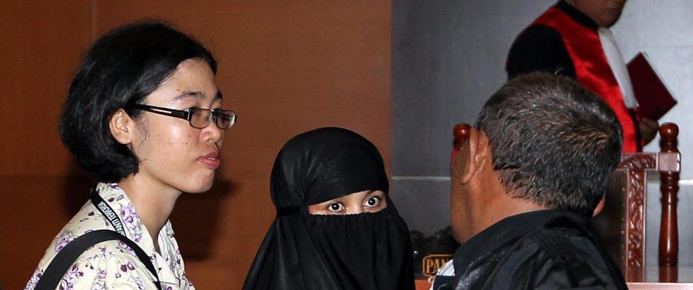 Kona til mistenkt Bali-terrorist d�mt til fengsel