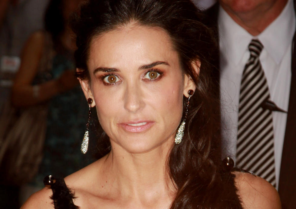 �PNER OPP OM KROPP: Demi Moore snakker med magasinet Harper's Bazaar om forholdet sitt til egen kropp. Foto: Stella Pictures