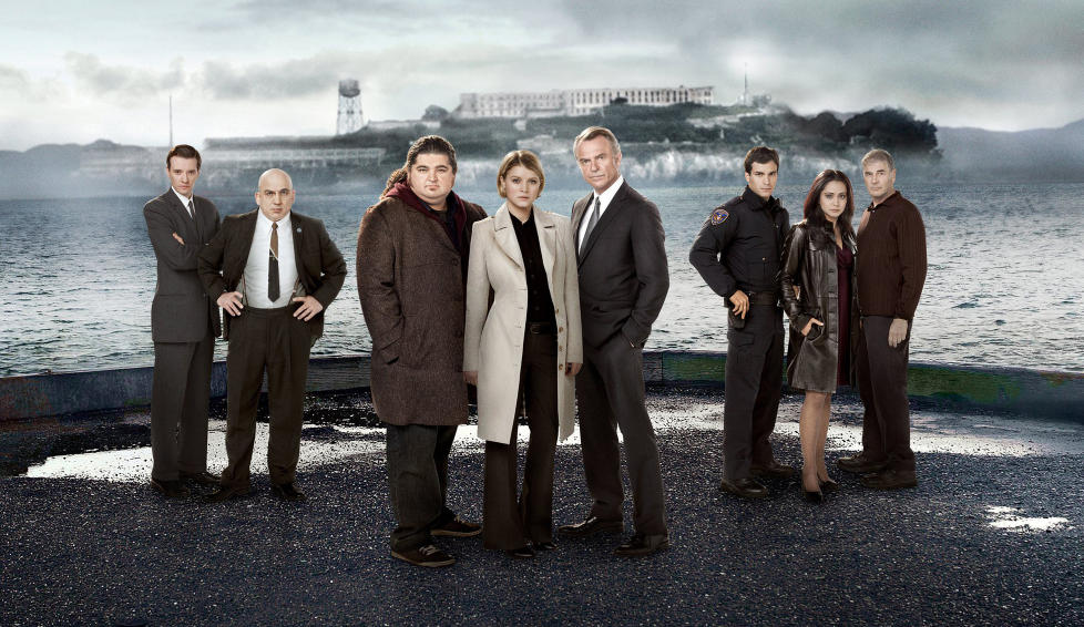 KJENT TV-SERIETRYNE: Rollebesetningen i den nye J.J. Abrams-serien �Alcatraz�, anf�rt av Jorge Garcia fra �Lost� (nummer tre fra venstre),