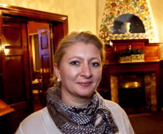 SKREV BOK: Marit Lovise Iversen har skrevet bok om Trudvangs dramatiske historie. Foto: TORBJ�RN BERG