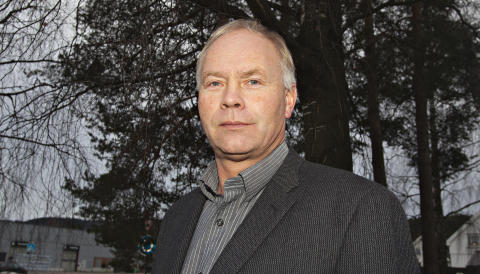 BA OM RO: Bambles Frp-ordf�rer Jon Pieter Fl�lo ba om ro. Foto: Torbj�rn Berg / Dagbladet
