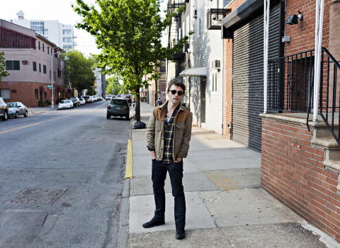 EN BERGENSER I BROOKLYN: Sondre bor i New York p� sjuende �ret. - N�r folk sp�r n�r jeg skal flytte hjem igjen, m� jeg bare svare: jeg aner ikke. Har aldri visst det, sier han. Foto: Johannes Wors�e Berg