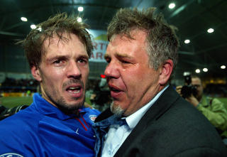 Slaget i Valhall: VIF-direkt�r Kjetil Siem tok til t�rene etter at klubben beholdt plassen i eliteserien da de vant 5-3 over Sandefjord i 2003. Her med trener Kjetil Rekstad.
Foto: Morten Holm /SCANPIX