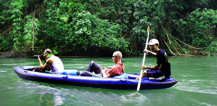 SOK-ELVA: Elveb�tsafari er popul�rt i nasjonalparken Khao Sok i Thailand. Foto: KIRSTEN M. BUZZI