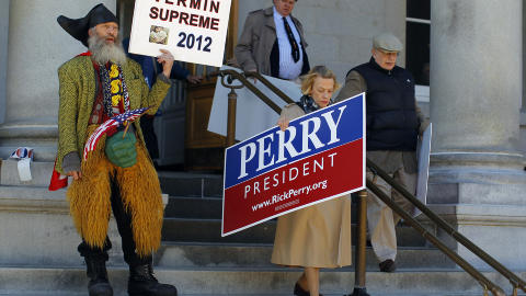 VALGKAMP: Rick Perry anses ikke � ha st�rst sjanse til � utfordre Barack Obama. Vermin Supremes sjanser er enda mindre.  Foto: REUTERS/Brian Snyder/Scanpix
