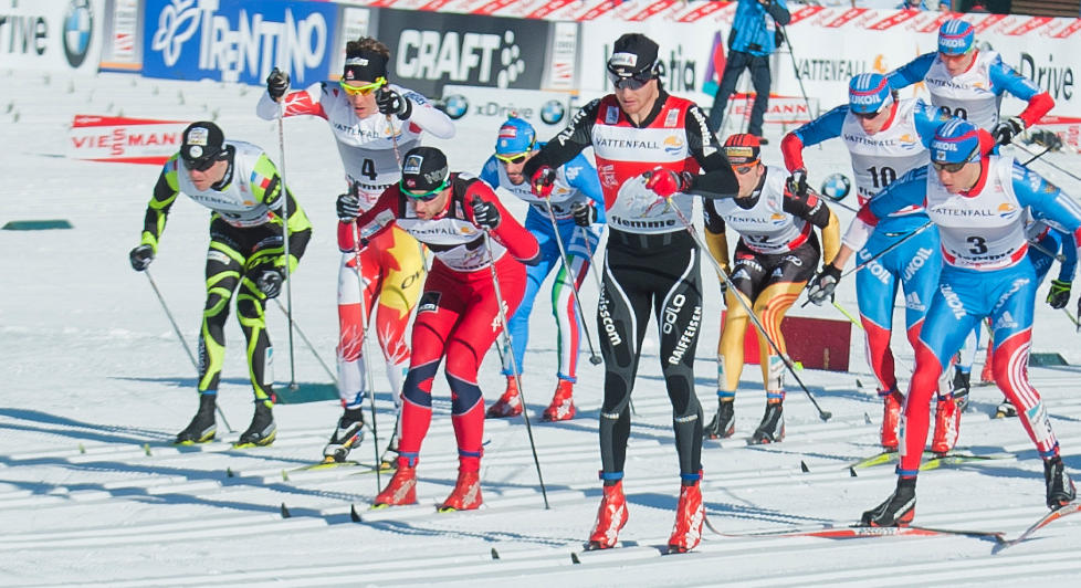 DUELLEN: Petter Northug og Dario Cologna i tet under dagens klassiske fellesstart. Foto: Thomas Rasmus Skaug / Dagbladet
