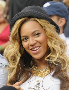 Gratulasjonsboom på Twitter til «Babyoncé»