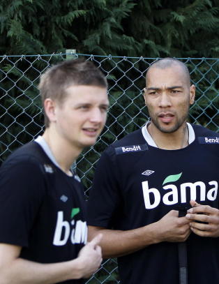 Carew og Huseklepp sl�tt ut av FA-cupen