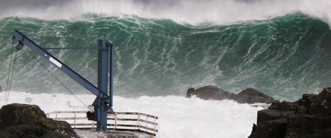 Varsler storm og elendige kj�reforhold