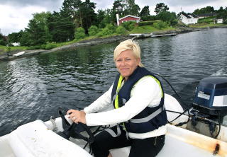  NORSK FERIE: Frp-lederen Siv Jensen trives godt p� ferie i Norge, og valgte Lofoten som feriefavoritt. Foto: JACQUES HVISTENDAHL