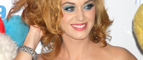Katy Perry sl�r tilbake etter skilsmissesladderet