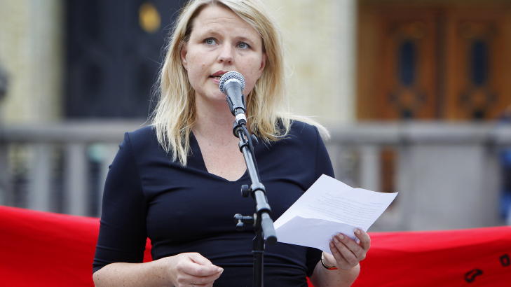 - MEGET UPASSENDE:  Leder for antirasistisk senter i Oslo, Kari Helene Partapuoli, mener det amerikanske eksempelet er �meget upassende�. Hun h�per det blir sl�tt ned p�. Bildet er tatt ved en annen anledning. Foto: H�kon Mosvold Larsen / Scanpix
