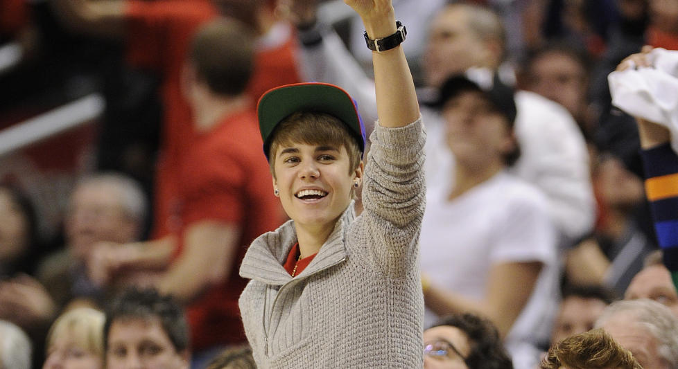 JUSTIN BIEBER: Vil at folk skal innse at han ikke lenger er et lite barn, samtidig som han innr�mmer at han ikke er helt voksen enn� heller. Foto: Stella Pictures