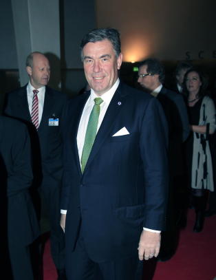 - Dette m� v�re oppspinn. Og jeg har ikke noe behov for � beskytte Giske