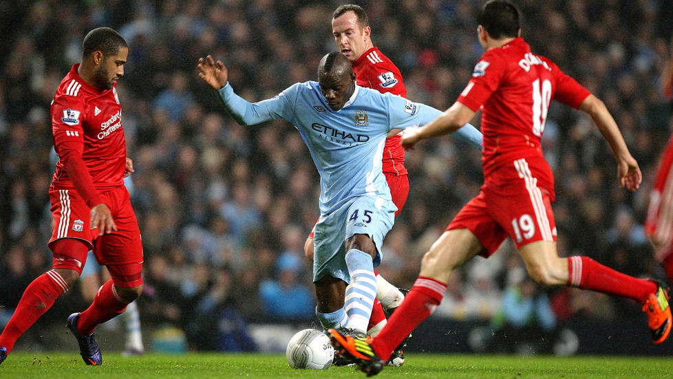 UTESTENGT? Liverpool-fansen vil kanskje helst slippe � m�te Mario Balotelli i kveld, men de m� vente p� beskjeden om City anker siktelsen av spissen. Uansett st�r det mye p� spill for Liverpool, som ikke har v�rt p� Wembley siden 1996.Foto: SCANPIX/AP/Dave Thompson