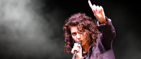 Noen m� vekke Katie Melua fra dvalen
