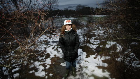 AKTIVIST: Hun kjemper med nebb og kl�r mot skulpturparken til investor Christian Ringes i Ekebergskogen og kan ikke fatte at Oslos politikere vil ofre en unik, gammel furuskog for kommersielle interesser.  Foto: Anita Arntzen
