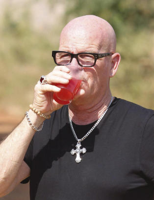 Katy Perrys pastorfar beklager antisemittiske uttalelser