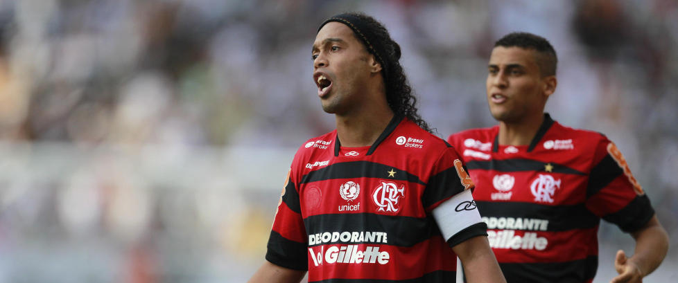 Ronaldinho truer med å forlate Flamengo