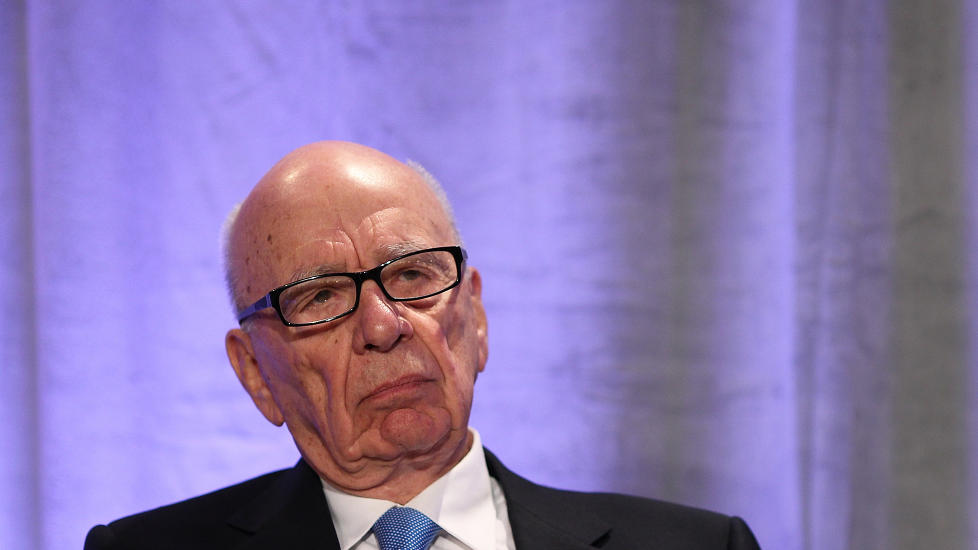 ROTA DET TIL: 2011 var ikke noe godt �r for Rupert Murdoch og hans Newscorp. I tillegg til telefonhackingskandalen og den p�f�lgende nedleggelsen av avisa News of the World, solgte ogs� selskapet nettsamfunnet Myspace med giganttap. Foto: Justin Sullivan/Getty Images/AFP/Scanpix
