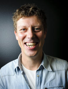 - Det er bare de som aldri får solgt ei plate, som klager over de manglende inntektene på platesalg.