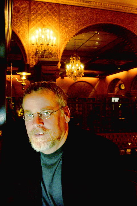 OP-5-FAVORITT: Forfatteren Michael Connelly. Foto: Tom Martinsen