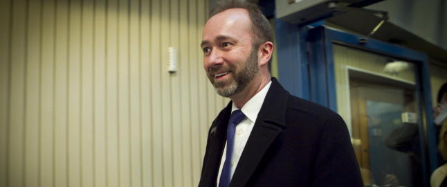 - Sp�rsm�let er om Stoltenberg kan leve med Giske n�r han er s� uprofesjonell