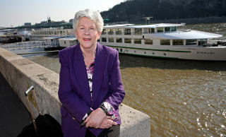 DRONNING: Tove Voss i Escape Travel tilbyr elvecruise i mange utgaver.