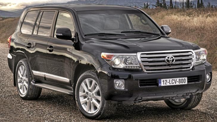 FACELIFT: Giganten har f�tt et lite ansiktsl�ft som f�rst og fremst kan spores opp forfra. Foto: Toyota