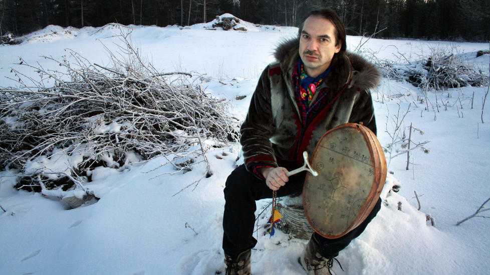  P� NYE JAKTMARKER:  Ikke lett � finne svaret p� livets g�ter p� snuhogde, milit�re �vingsfelt, p�peker festivalsjef Ronald Kvernmo. FOTO: TORGEIR BR�THEN, NORDLYS.