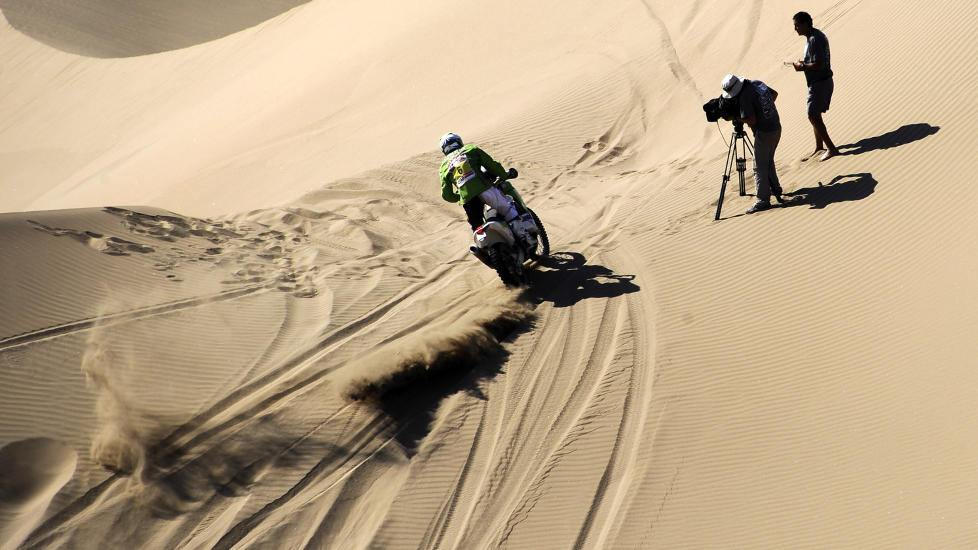 SYVENDEPLASS: P�l Anders Ullev�lseter kj�rte inn til 11. beste tid p� fredagens etappe i Dakar-rallyet og beholdt sjuendeplassen sammenlagt. Foto: Reuters / Jerome Prevot
