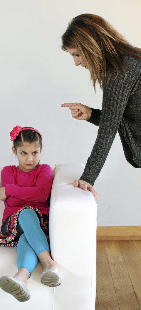 DU ER H�PL�S: Vi foreldre har lett for � sette merkelapper p� barna v�re. Enten de er positive eller negative, kan de virke som selvoppfyllende profetier.  FOTO: Istockphoto.com