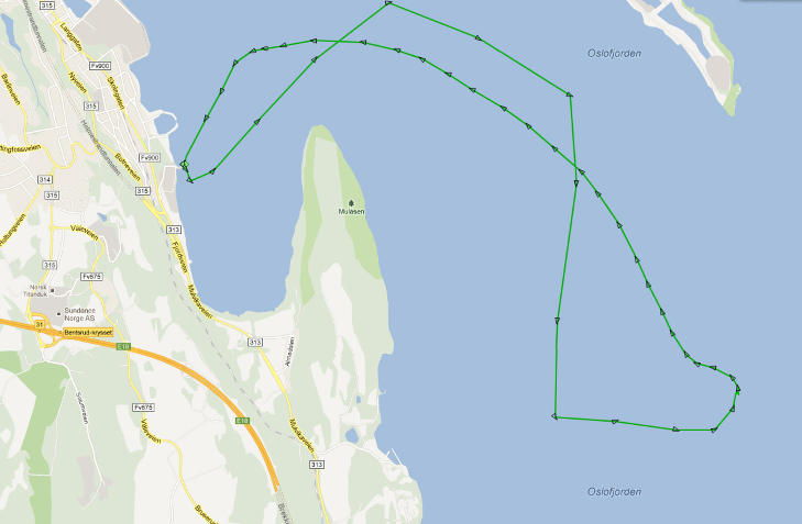  KJ�RTE I RING  : Kornb�ten la ut fra Holmestrand og endte opp igjen samme sted noe senere. Da hadde b�ten kj�rt en noe spesiell rute i Oslofjorden. Foto: MARINETRAFFIC.COM / GOOGLE