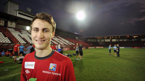 Magnus Wolff Eikrem under trening med landslaget i fotball her i Bangkok i dag. Foto: Hans A Vedlog/ Dagbladet