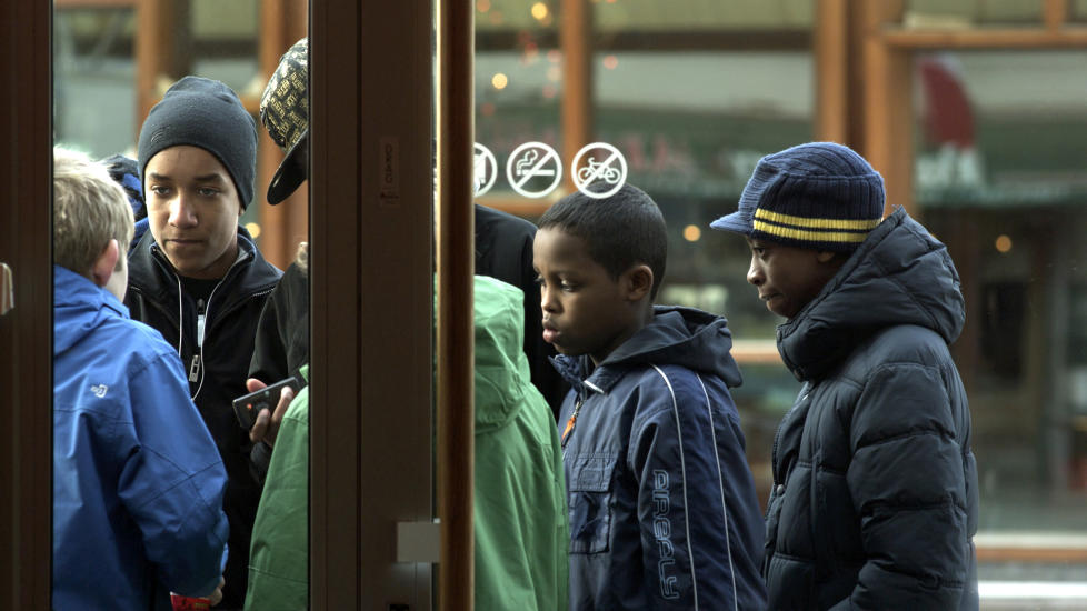 TRUET: De svenske amat�rskuespillerne gj�r �Play� til en smertefull og virkelighetsn�r opplevelse.