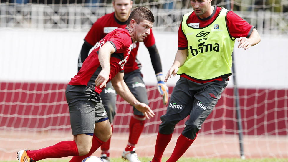 DEBUTERER FRA START: Valon Berisha starter for Norge mot Thailand i morgen.
Foto: Erlend Aas / Scanpix