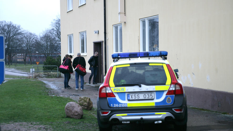 DRAPSETTERFORSKNING: Politiet vet ikke �rsaken til at Kj�rsti Elida Guseck og hennes spedbarn ble funnet d�de i Arboga, men har startet drapsetterforskning. 

Foto: Peter Arwidi / SCANPIX