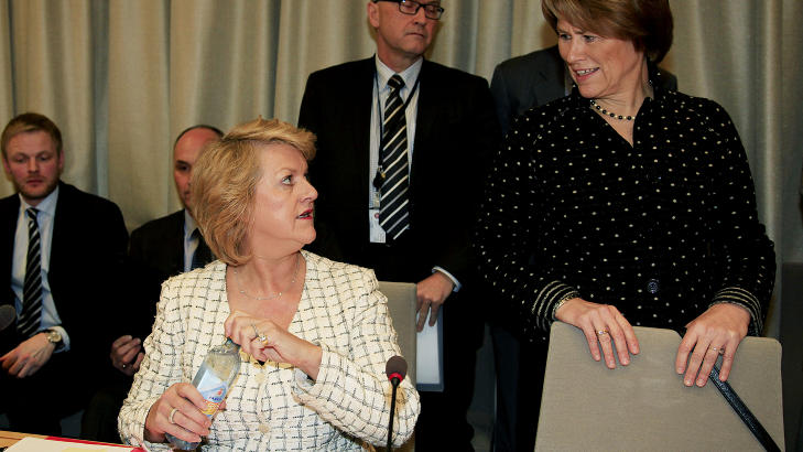 SVARER STORTINGET: PST-sjef Janne Kristiansen og justisminister Grete Faremo (Ap) m�tte til h�ring i Stortingets 22 juli-komit�. Knut Arild Hareide leder komiteen. Foto: Jacques Hvistendahl
