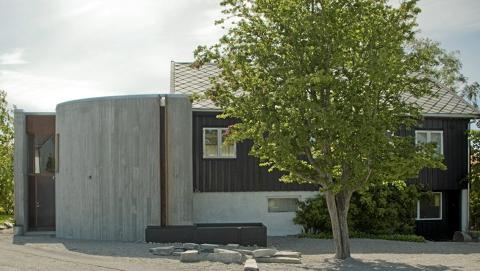 SIRKELFORM Sivilarkitekt MNAL Ole Serinius Trodahl har tegnet tilbygg i kjerneisolert betong.  FOTO: Trodahl Arkitekter