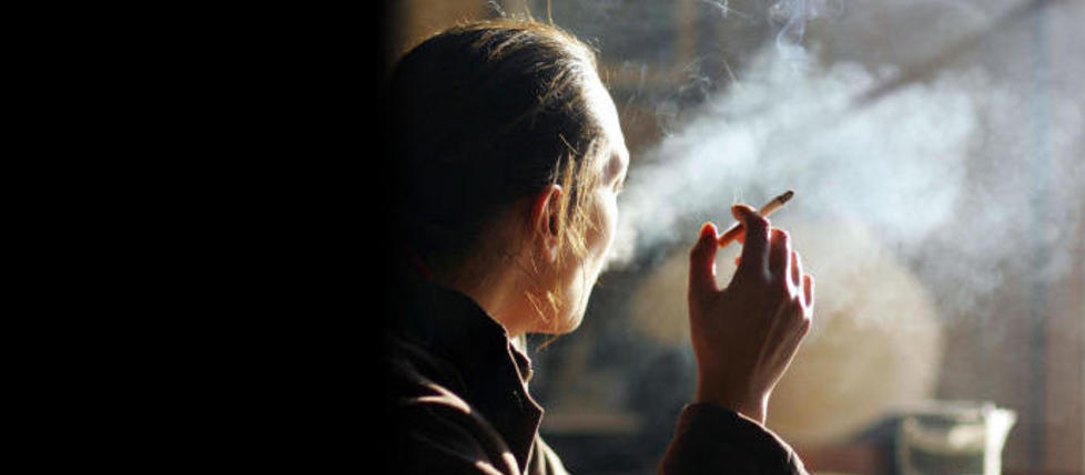 FANATISME: �Mange b�rer p� en v�t dr�m om totalforbud. De �nsker tobakk inn p� narkotikalisten, og saken deres st�r dessverre stadig sterkere,�, skriver kronikkforfatteren. Illustrasjonsfoto: Dominique Faget/AFP/Scanpix
