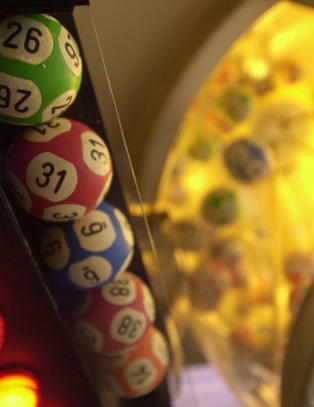 Mann i 30-�ra vant 63,2 millioner