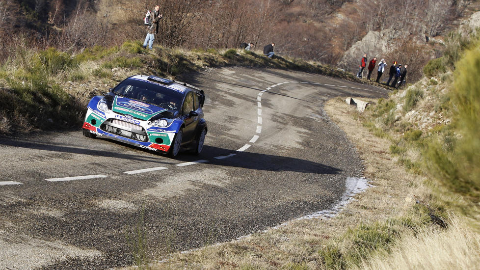 KJ�RTE SEG OPP: Ford-f�rer Petter Solberg og kartleser Chris Patterson i s�r�stlige Frankrike.Foto: SCANPIX/AP/Laurent Cipriani